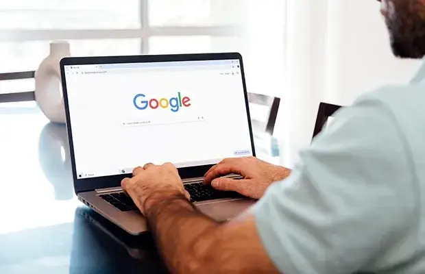 Ini Cara Membedakan Kontak Palsu Home Credit di Google